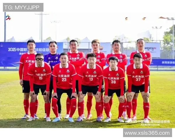 西安足球队的拼搏历程与精英赛背后的不屈精神 西安足球队的拼搏历程与精英赛背后的不屈精神